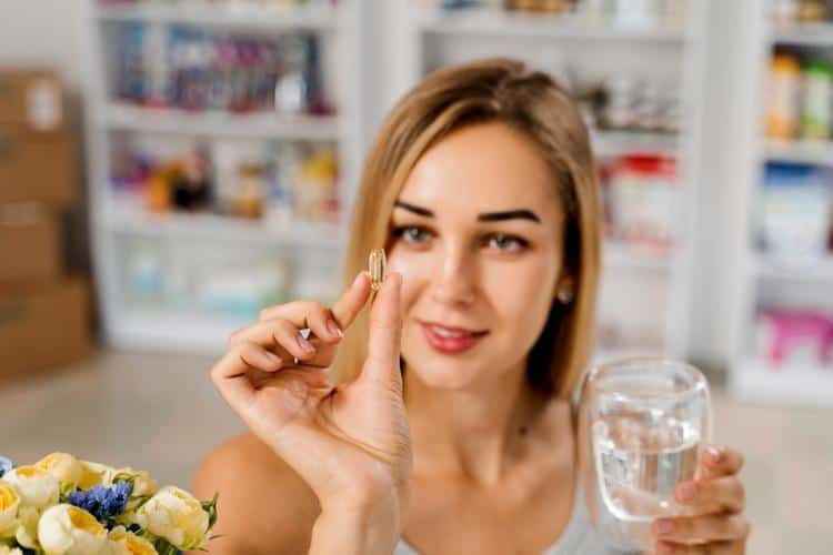 Como usar retinol? Entenda seu uso e seus benefícios