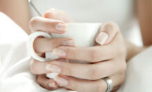 Colágeno para as unhas: a Belíssima te ensina quais os benefícios da suplementação e quando ela faz diferença no fortalecimento e beleza.