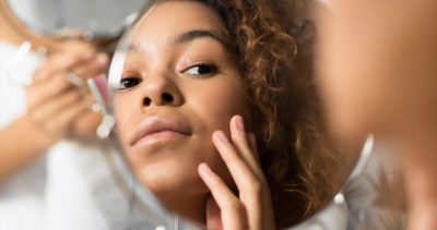 Conheça os benefícios da biotina para a pele, unhas e cabelos