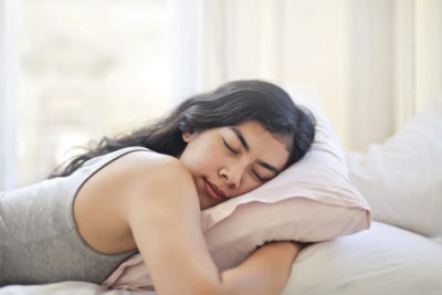 Descubra como dormir melhor e os benefícios de uma boa noite de sono