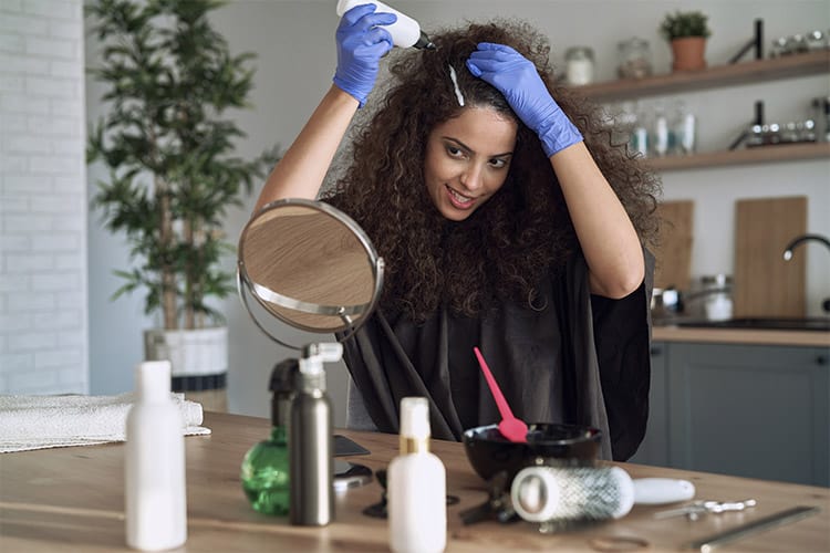 Como colorir o cabelo: tipos de tinta e passo a passo!