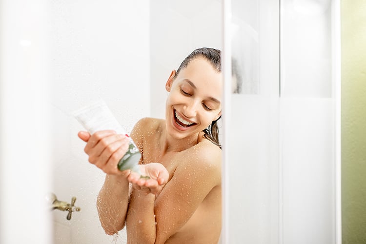 Como escolher shampoo e condicionador: dicas para investir na dupla ideal!